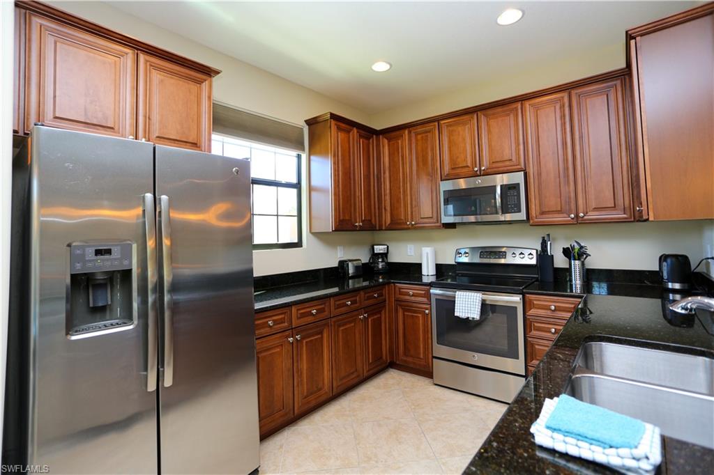 9082 Capistrano St N # 4 Property Photo 12