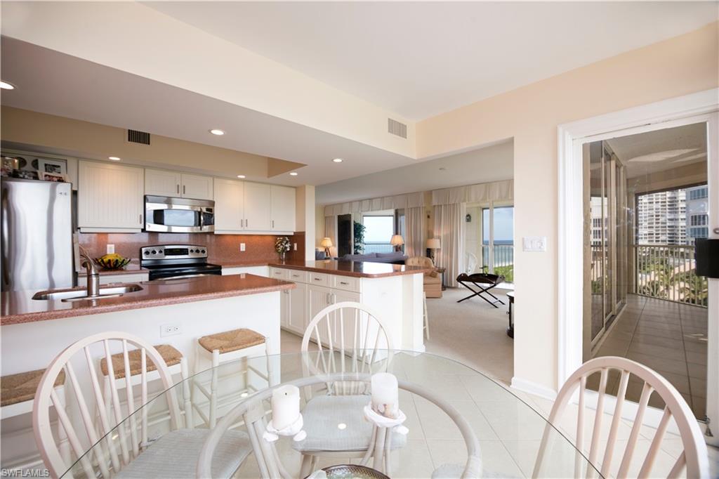 4051 Gulf Shore Blvd N # 700 Property Photo 3