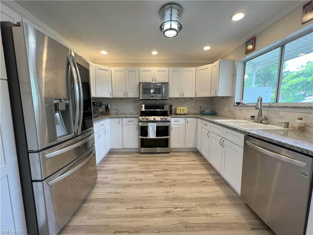 1035 Cypress Woods Dr Property Photo 7