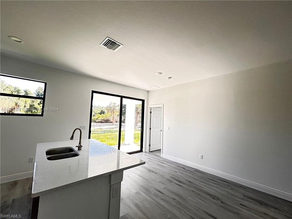 2901 Leeland Heights Blvd Property Photo 7