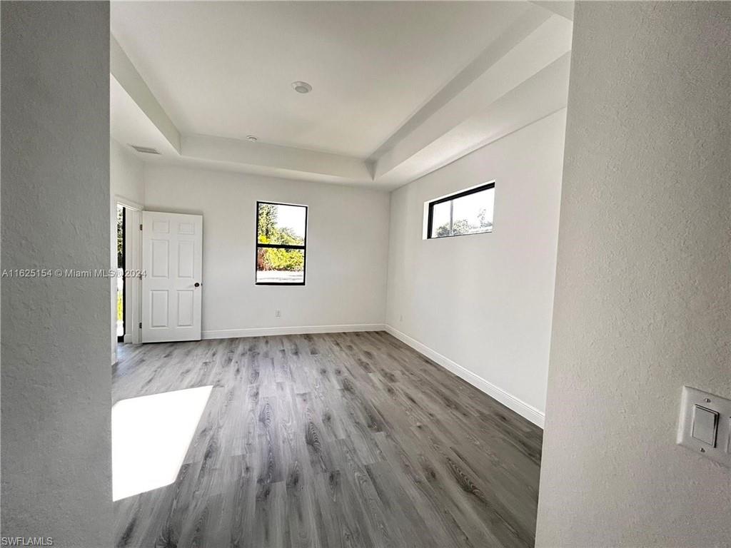 2901 Leeland Heights Blvd Property Photo 9