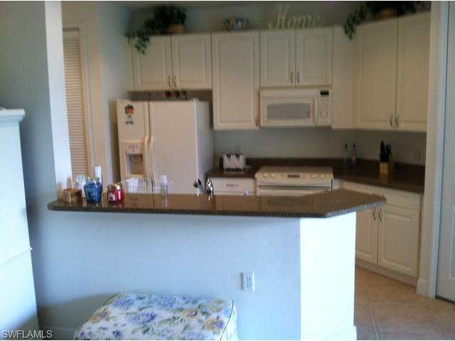 1370 Sweetwater Cv # 102 Property Photo 4