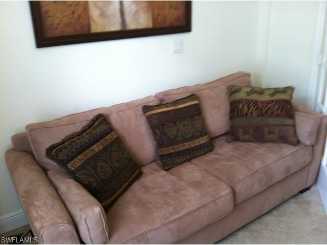 1370 Sweetwater Cv # 102 Property Photo 11