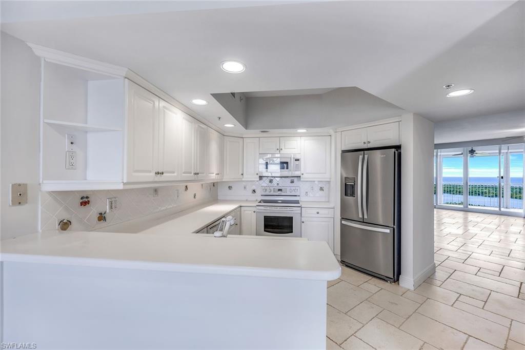 1001 Arbor Lake Dr # 1204 Property Photo 13