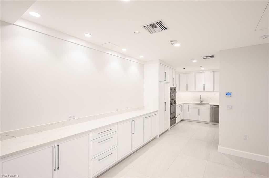 4001 Gulf Shore Blvd N # 105 Property Photo 16