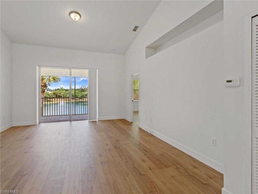 445 Robin Hood Cir # 202 Property Photo 5