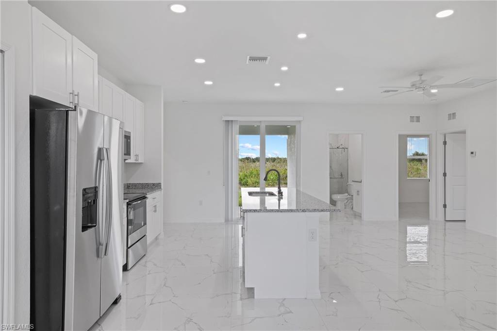 2709 67 St W Property Photo 5