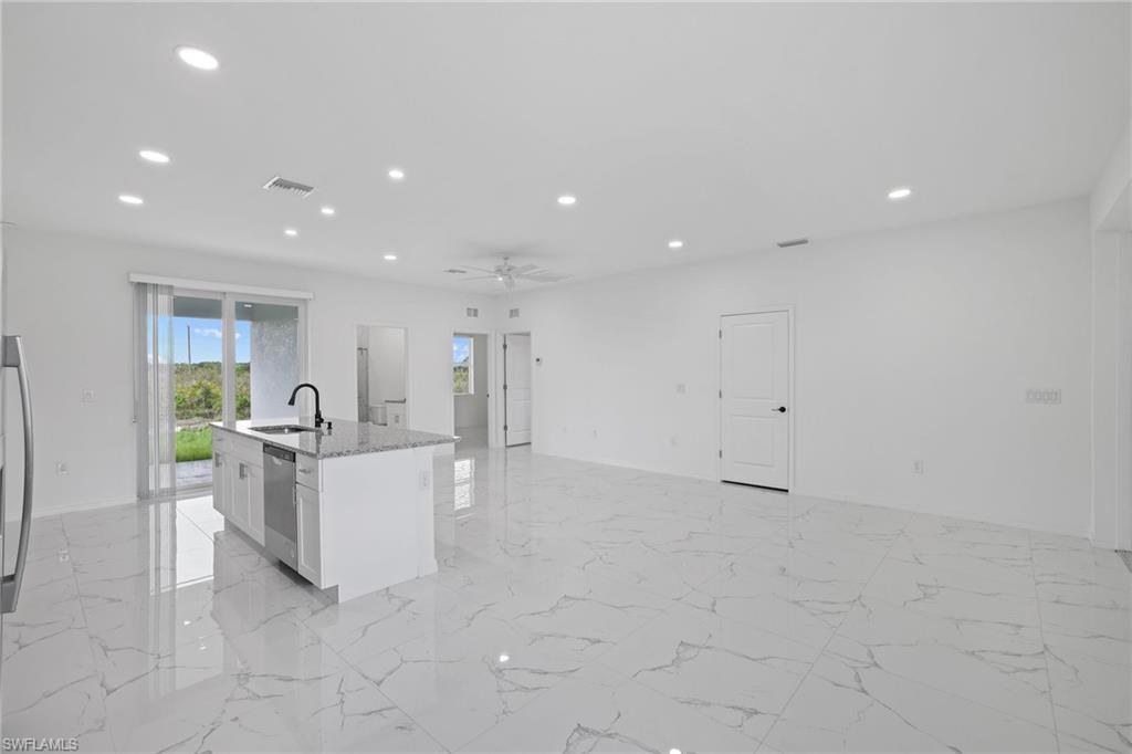 2709 67 St W Property Photo 6