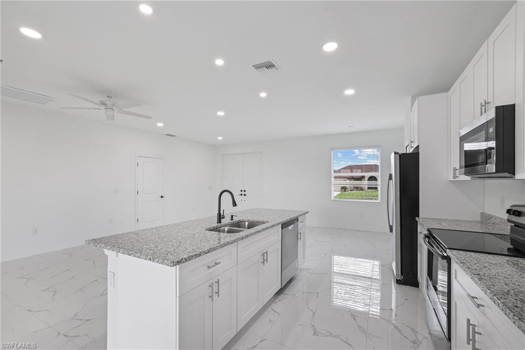 2709 67 St W Property Photo 7