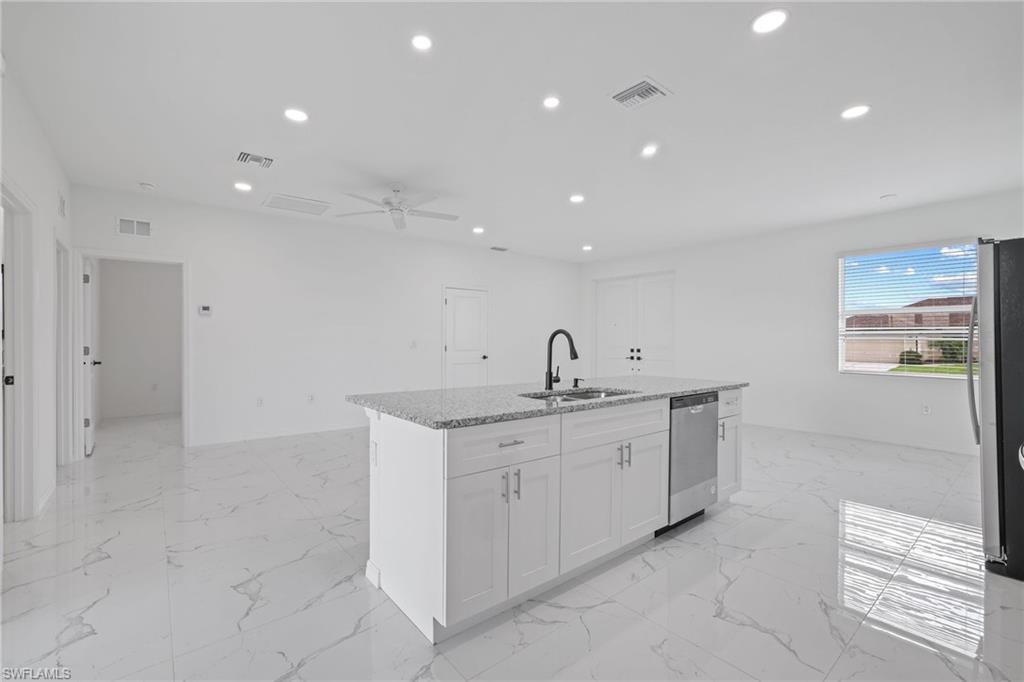2709 67 St W Property Photo 8