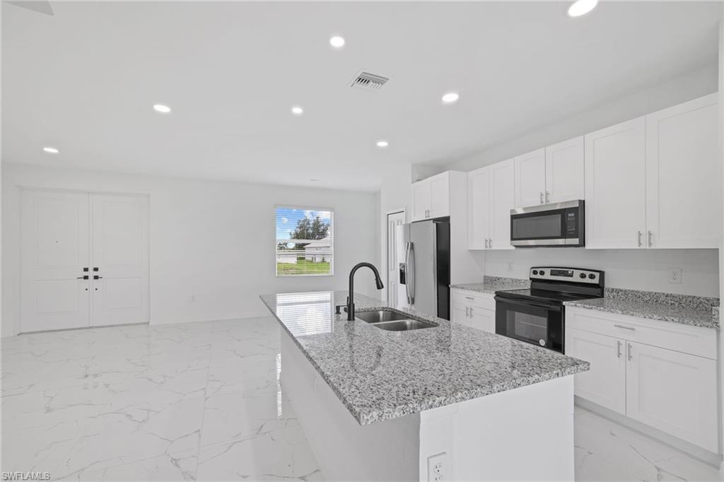 2709 67 St W Property Photo 9