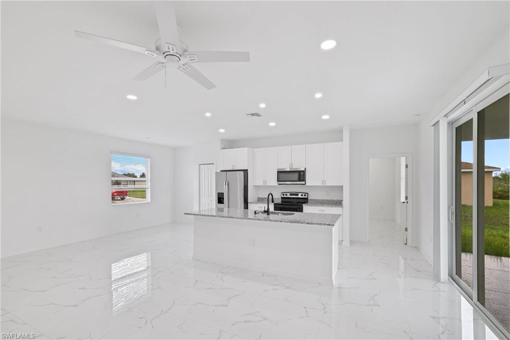 2709 67 St W Property Photo 10
