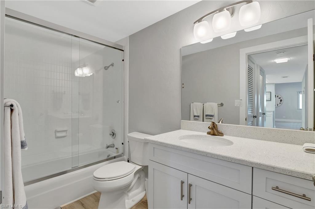 240 Seaview Ct # 111 Property Photo 15