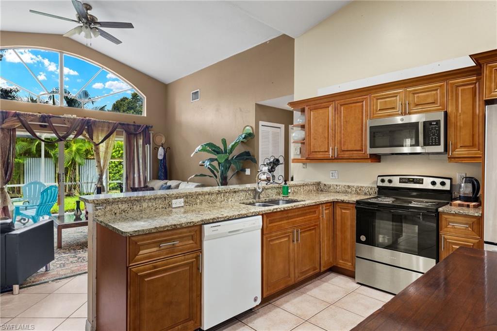 12540 Eagle Pointe Cir Property Photo 7