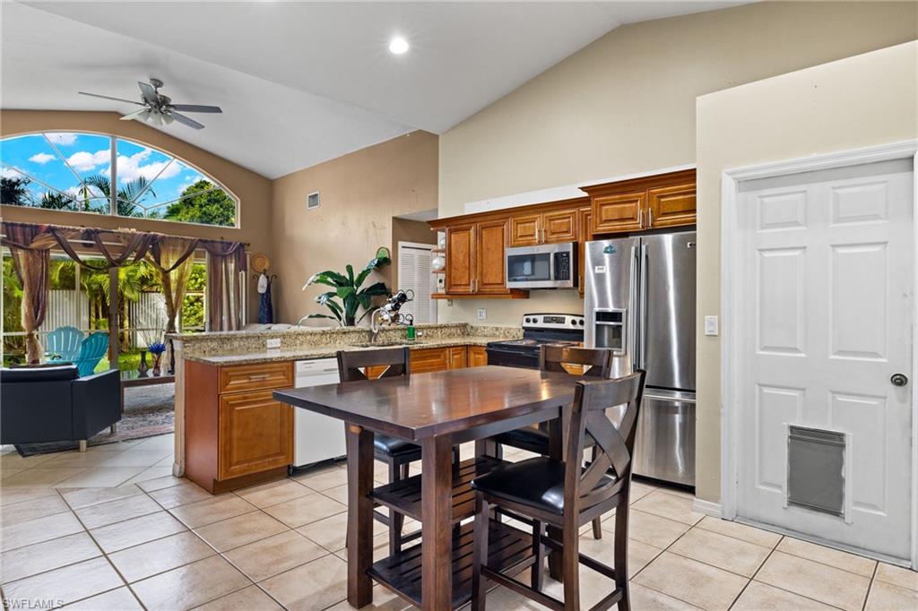 12540 Eagle Pointe Cir Property Photo 10