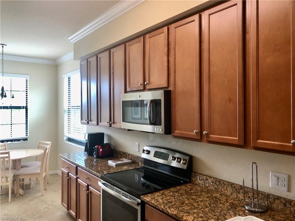 9731 Acqua Ct # 521 Property Photo 5