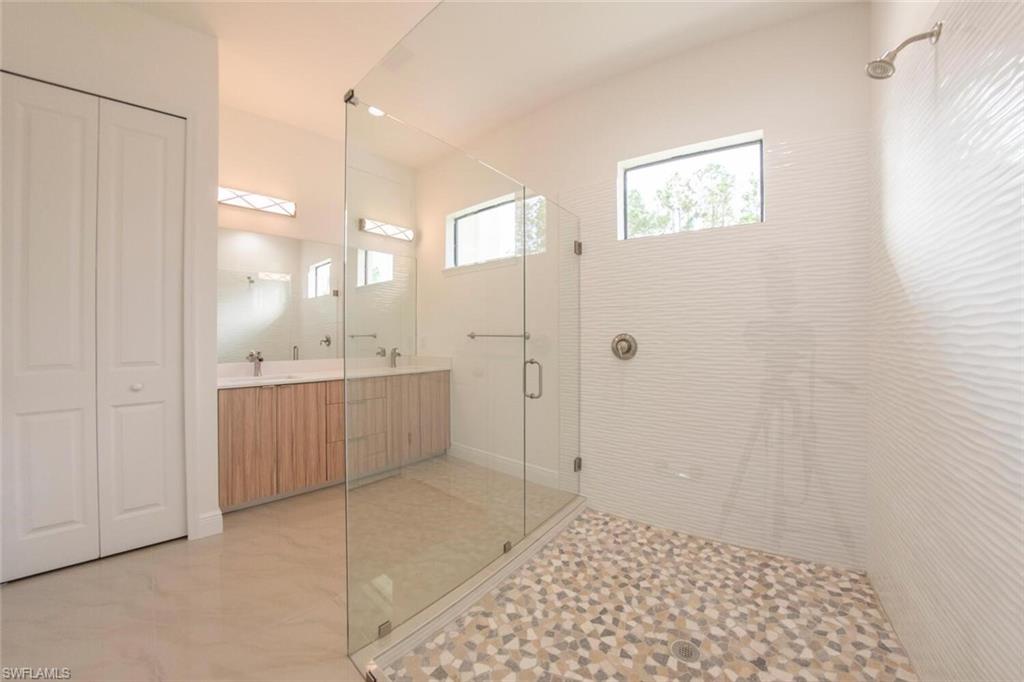 2508 33rd St Sw Property Photo 4