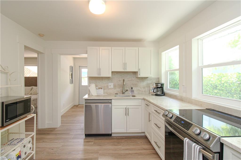 1325 Gordon Dr Property Photo 5