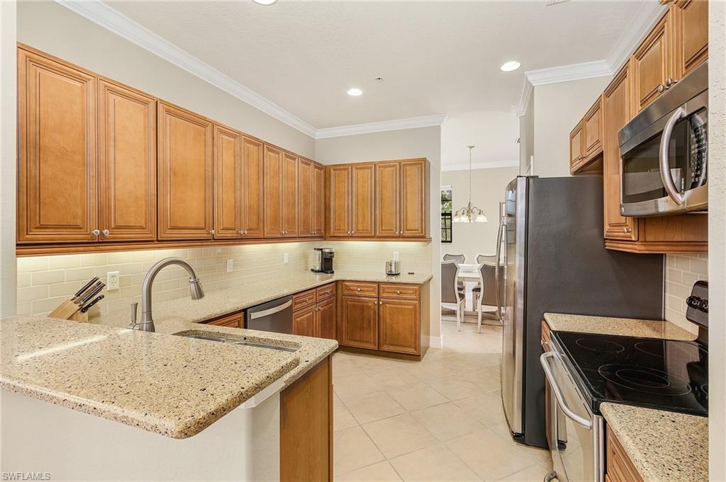 10462 Smokehouse Bay Dr # 202 Property Photo 10