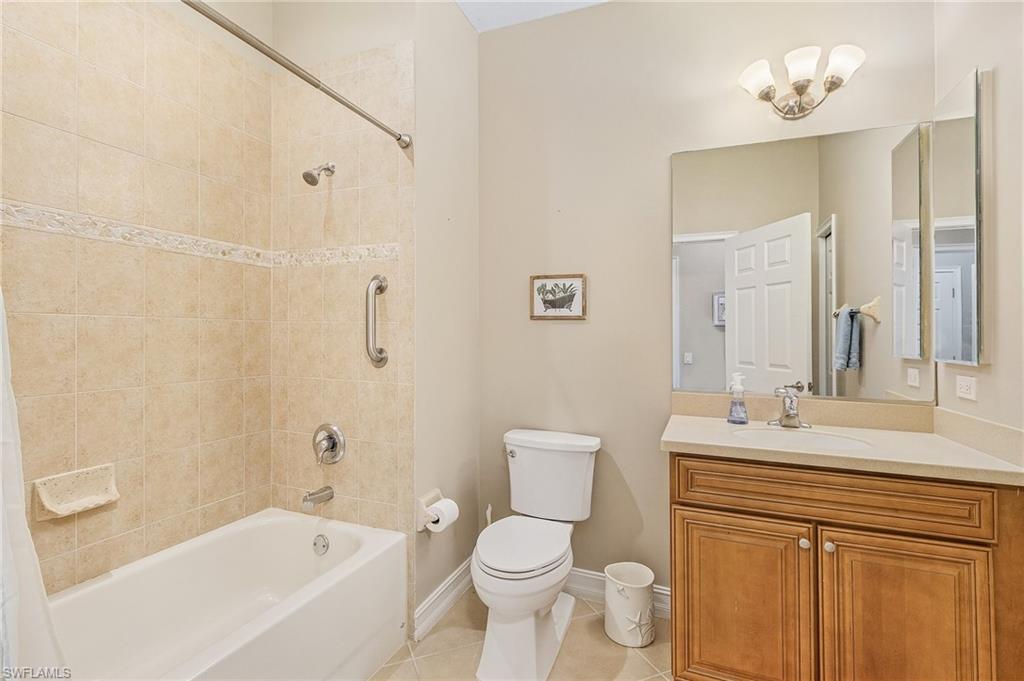 10462 Smokehouse Bay Dr # 202 Property Photo 16