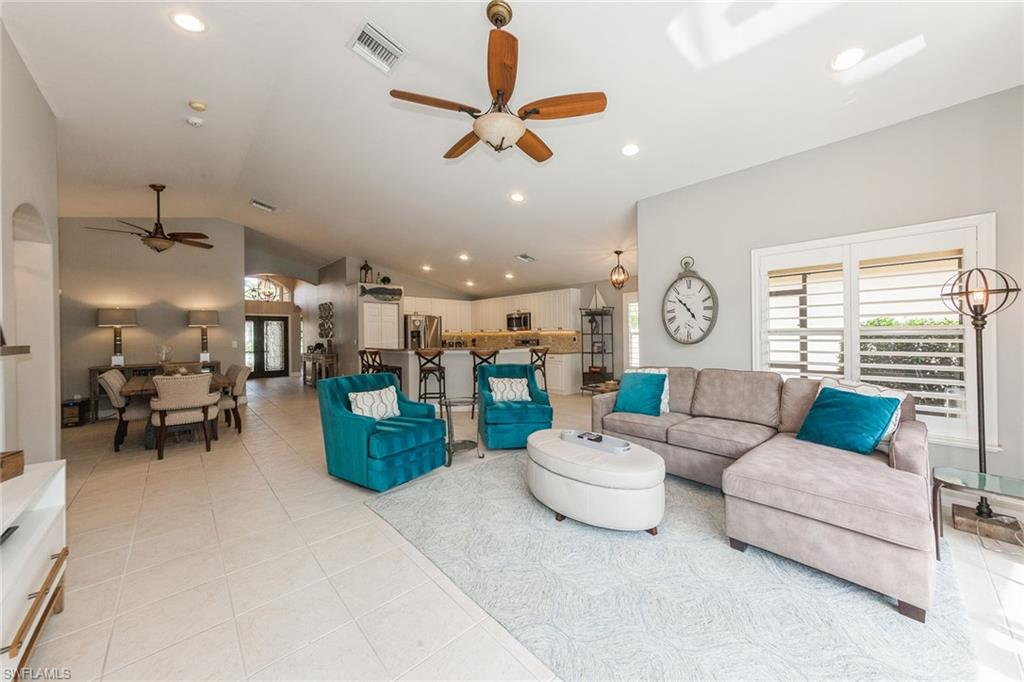 2438 Butterfly Palm Dr Property Photo 3