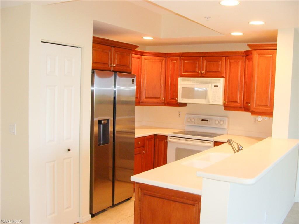 1001 Arbor Lake Dr # 203 Property Photo 6