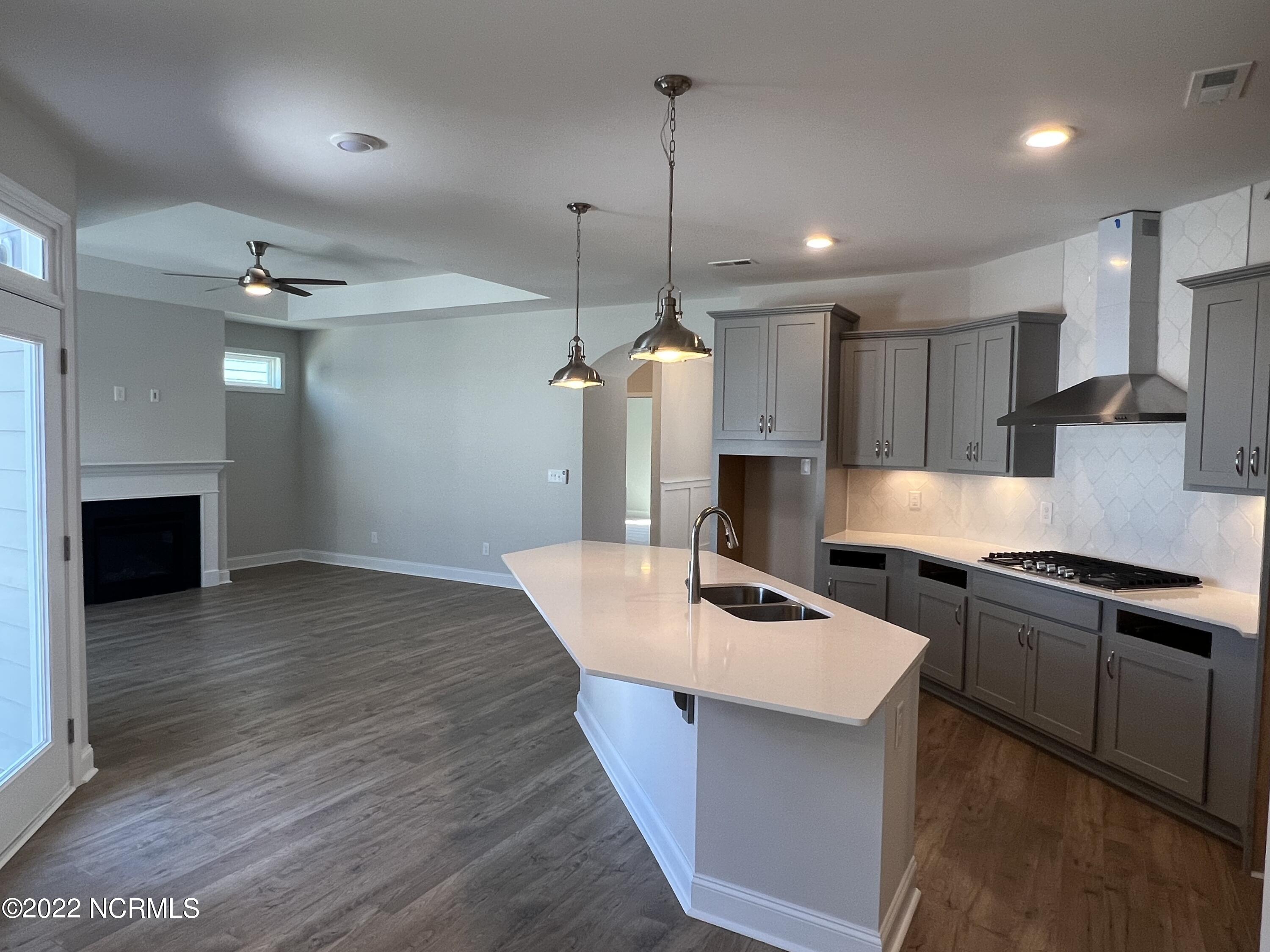 8925 Cobble Ridge Drive Property Photo 1