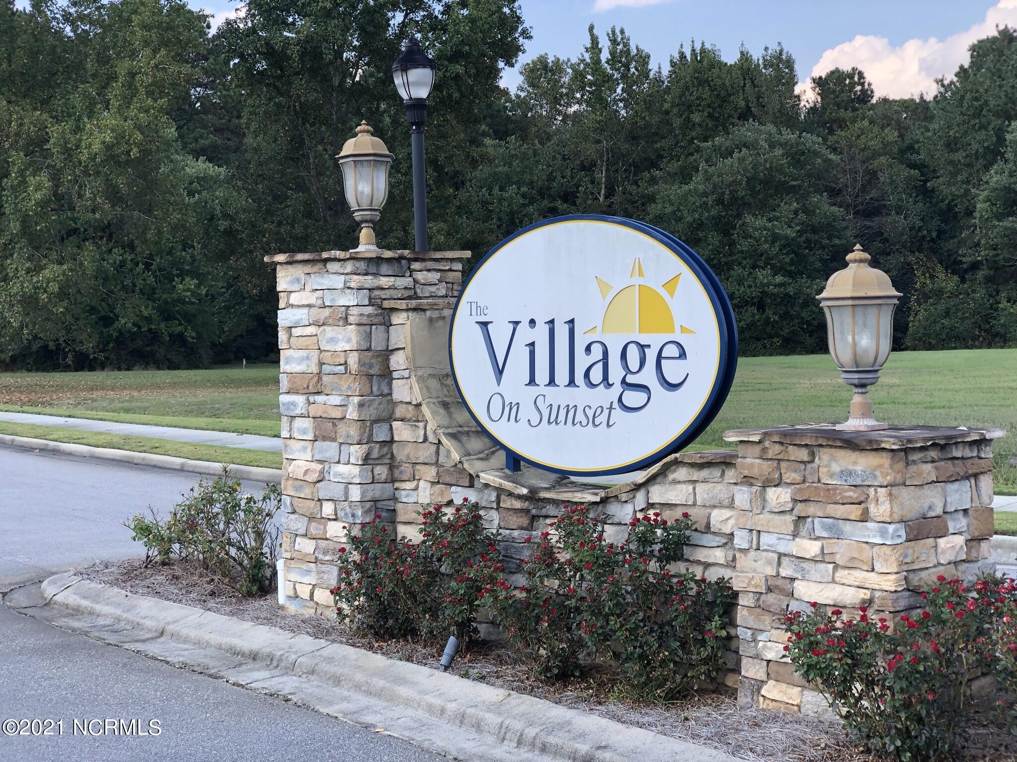 105 Village Circle Property Photo