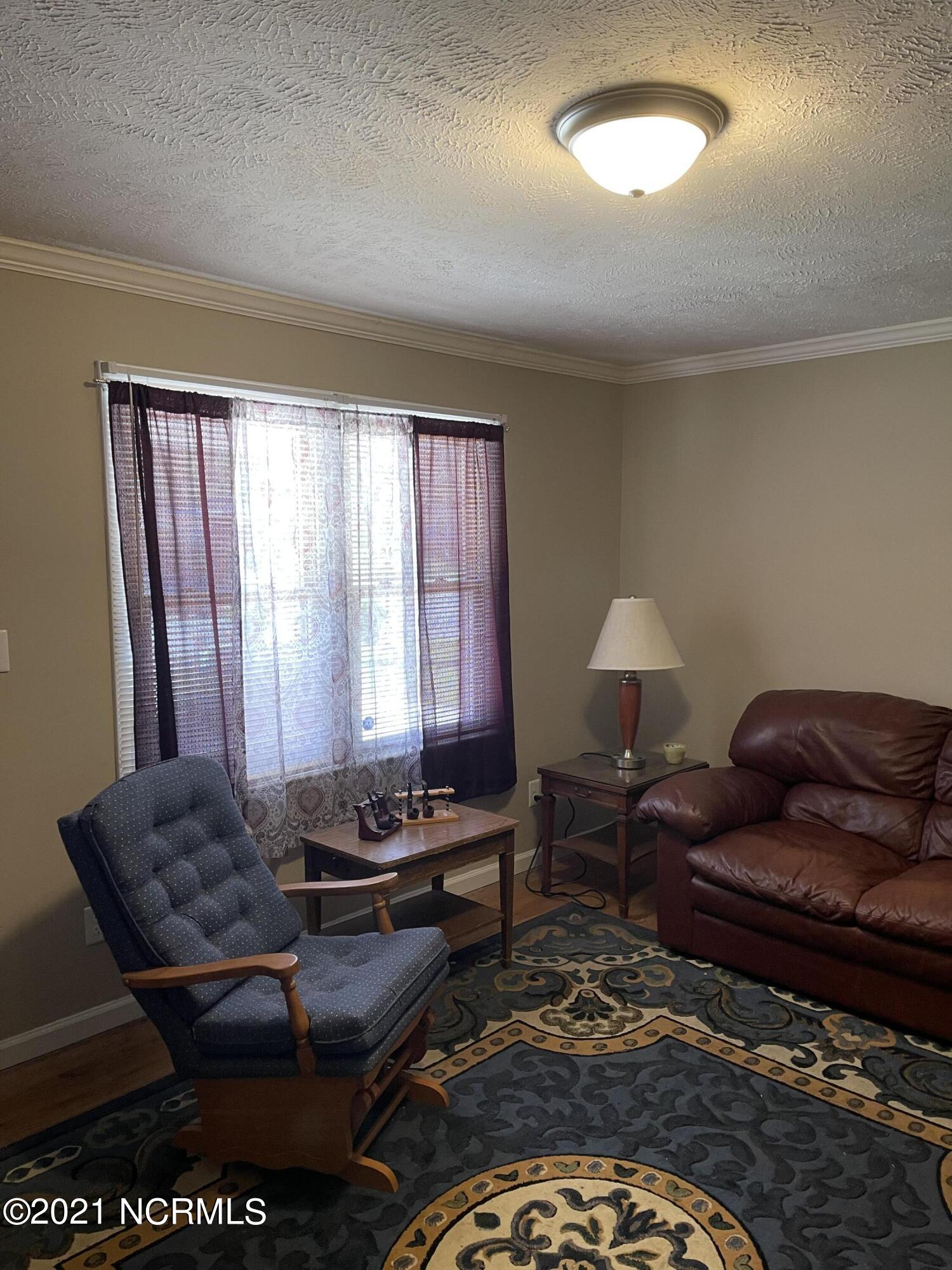 700 W Burkhead Street Property Photo 1