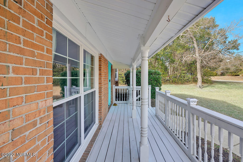 234 Bayshore Drive Property Photo 1