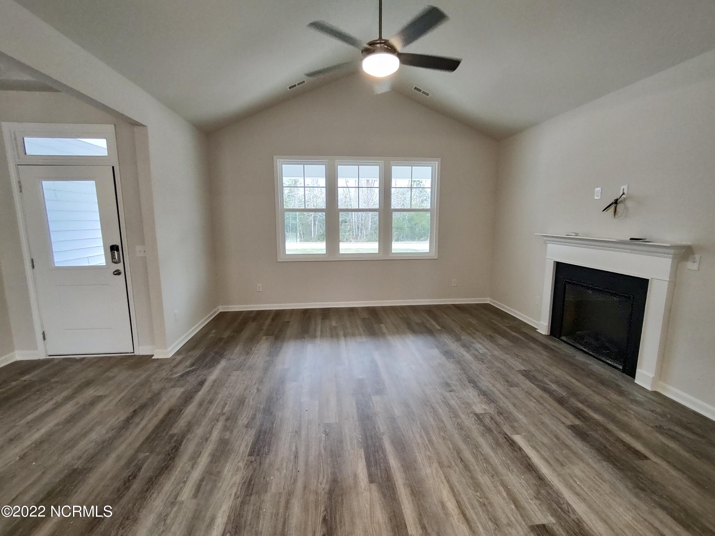 698 Squirrel Run Drive Property Photo 1