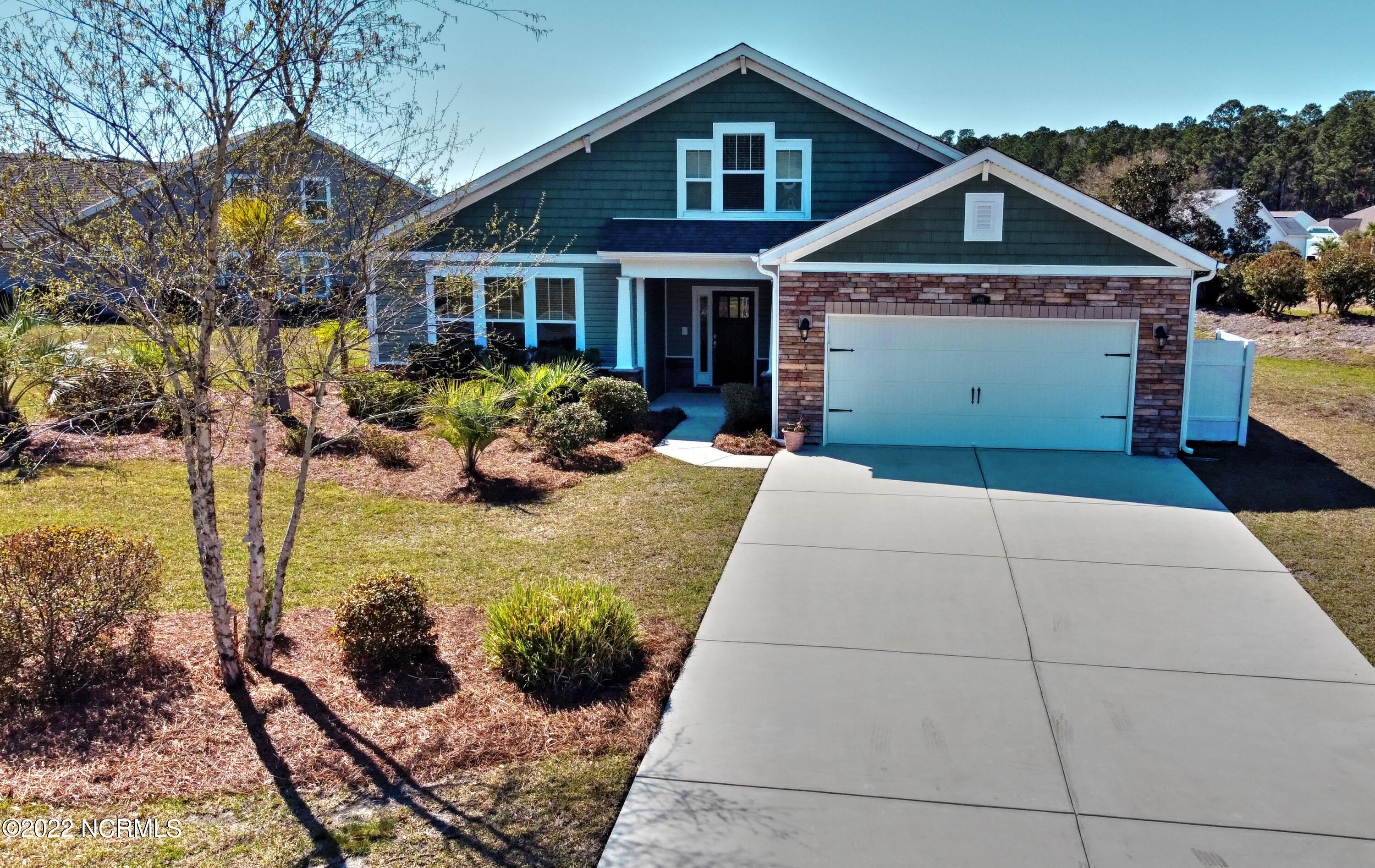 695 Iredel Court Property Photo 1