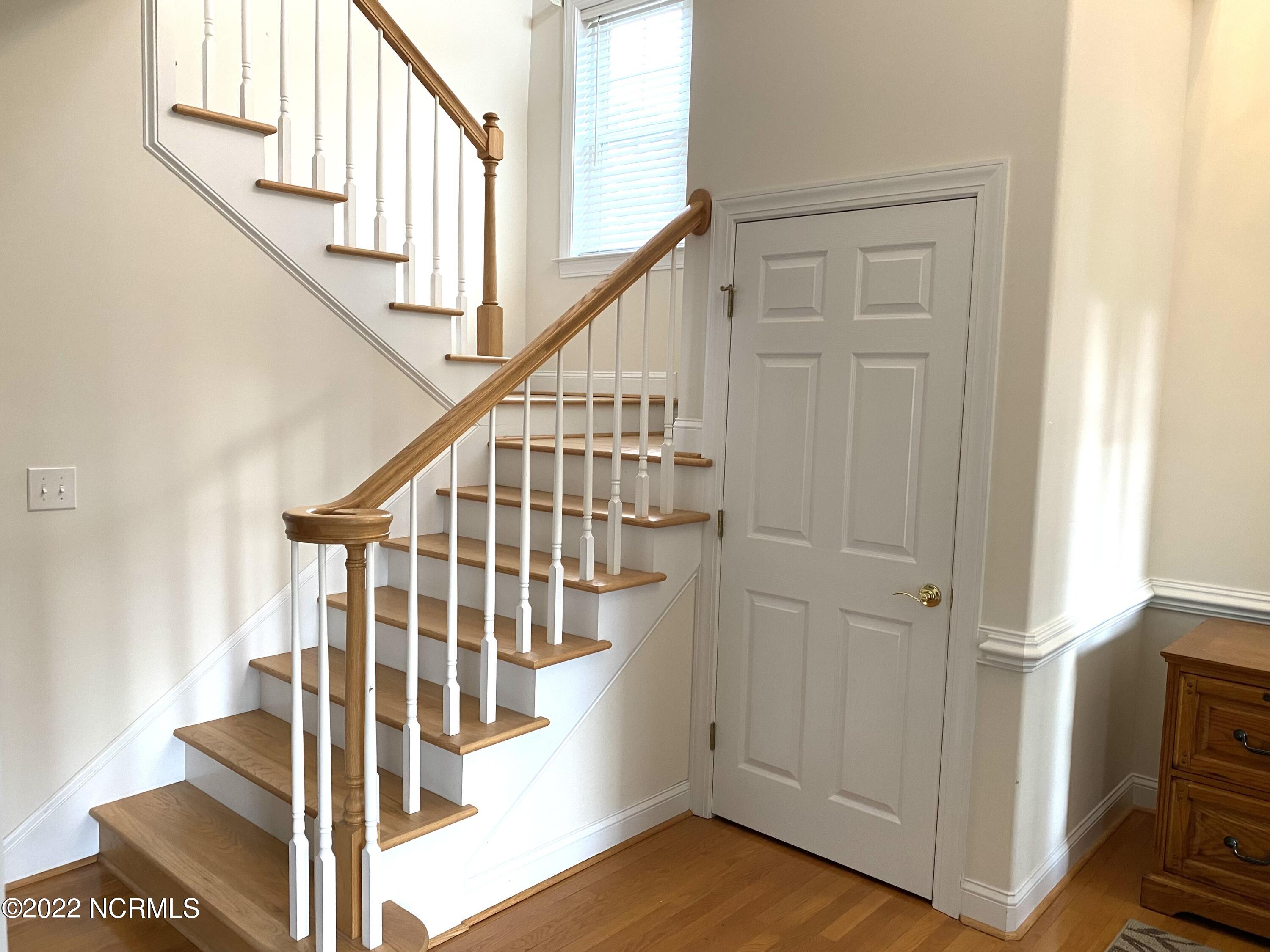 210 Arbon Court Property Photo 1