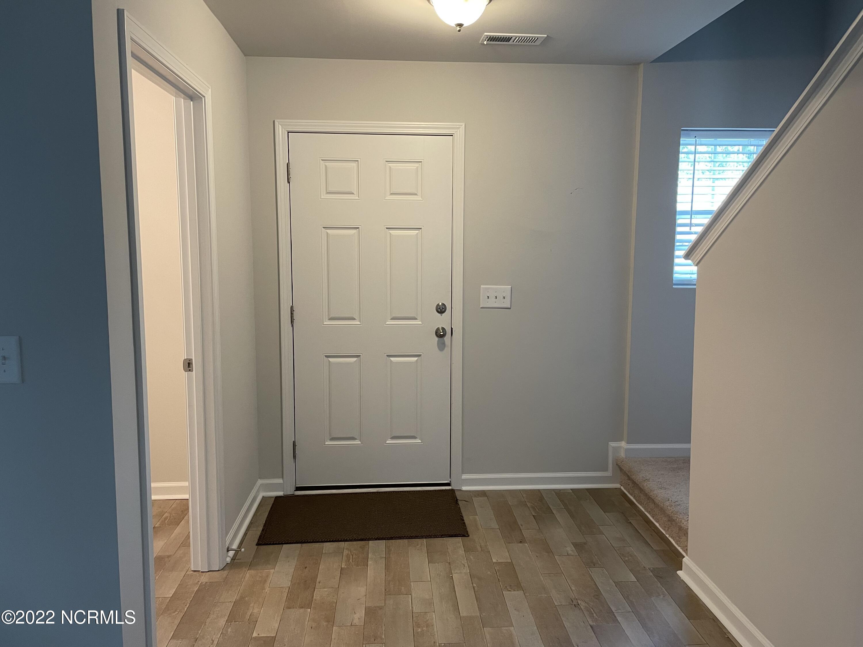 1916 Simonton Drive Property Photo 1