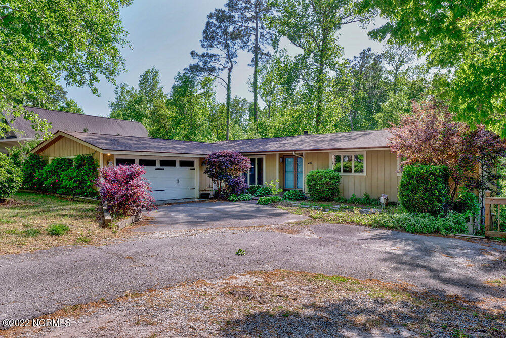 216 Ravenswood Road Property Photo 1