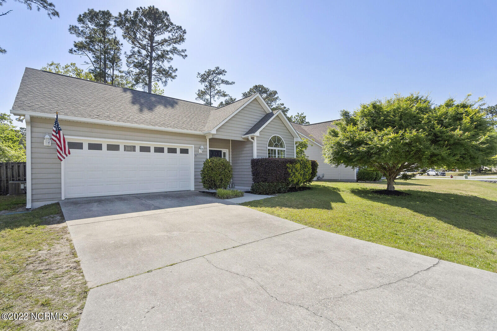 112 Southern Magnolia Court Property Photo 1