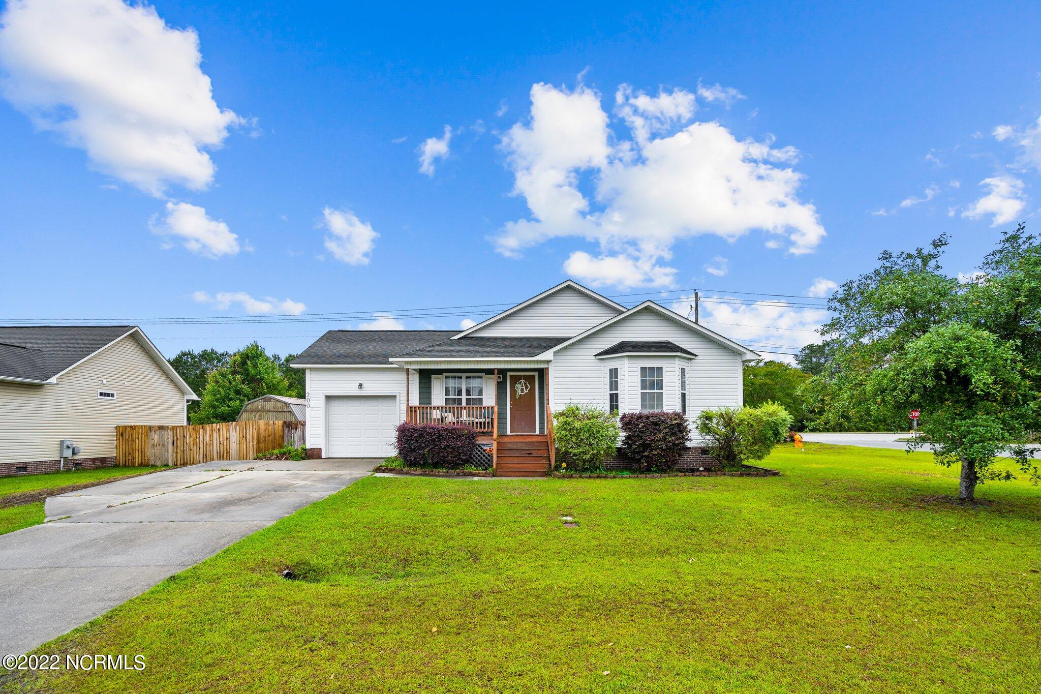 200 Oak Ridge Lane Property Photo 1