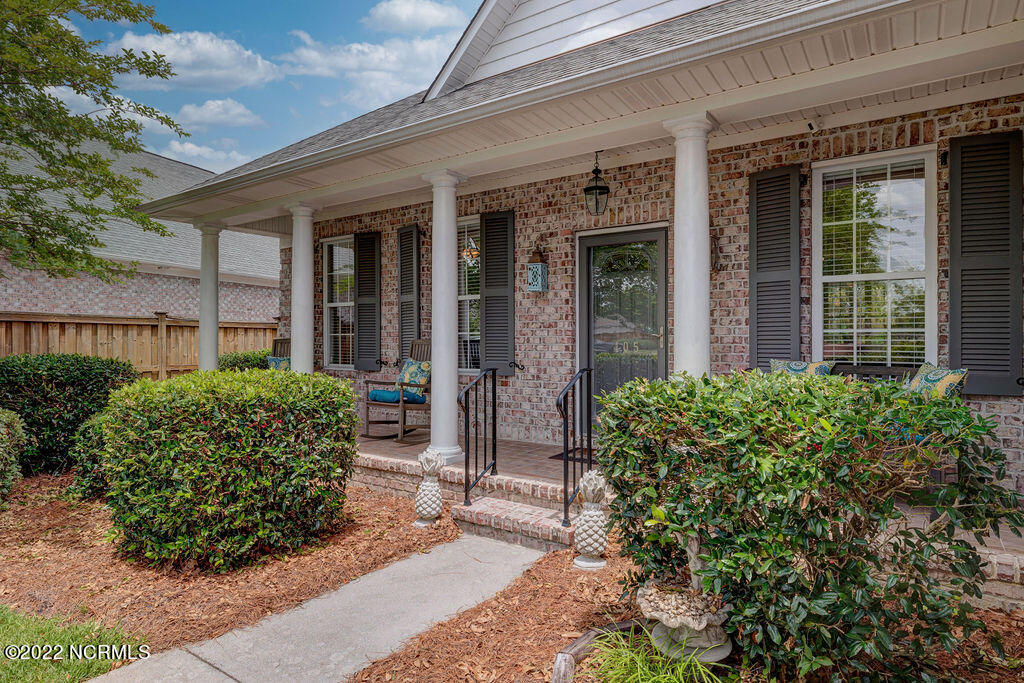 405 New Kent Drive Property Photo 1