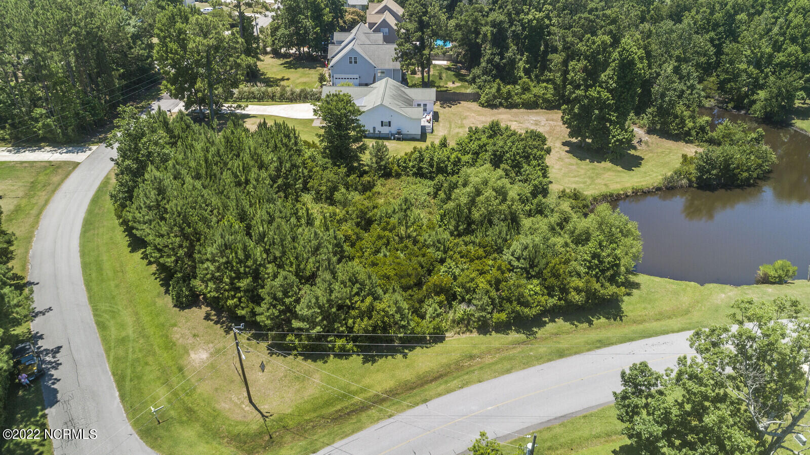 566 Chadwick Shores Drive Property Photo 1