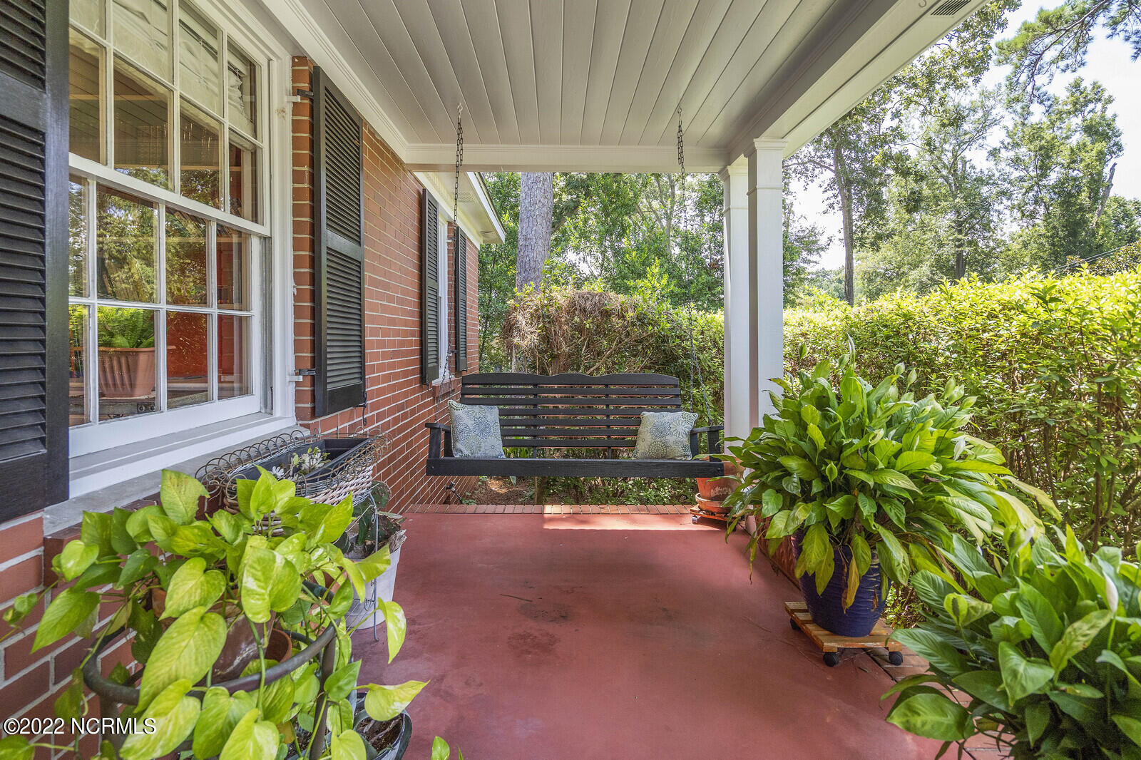 425 Wayne Drive Property Photo 1