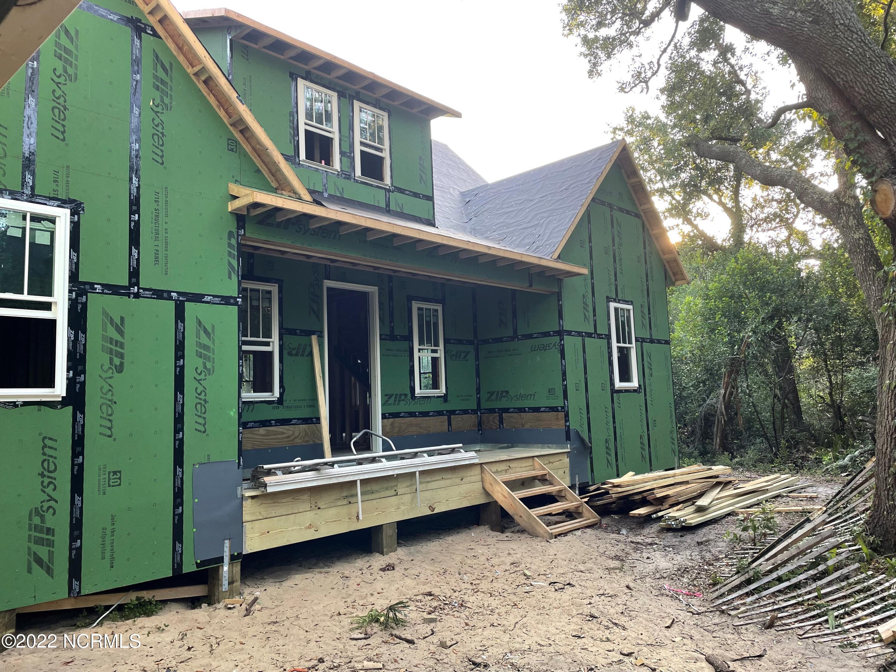 108 North Bald Head Property Photo 1