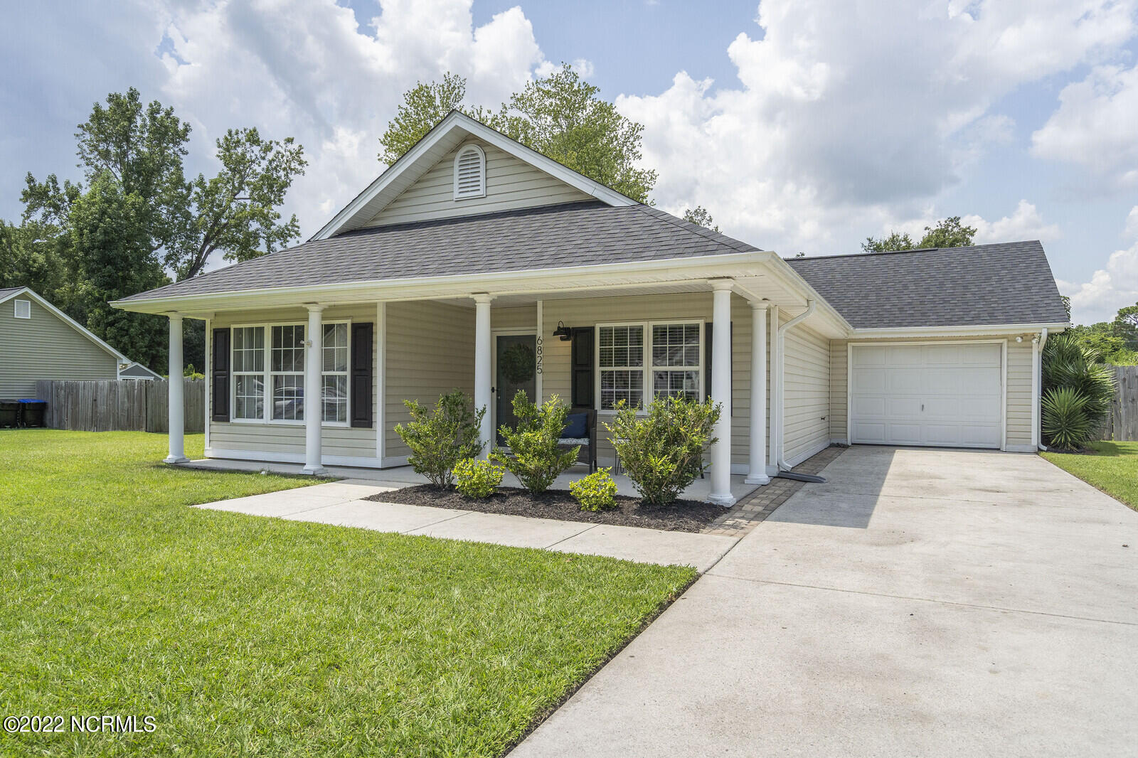 6825 Wyck Farm Way Property Photo 1