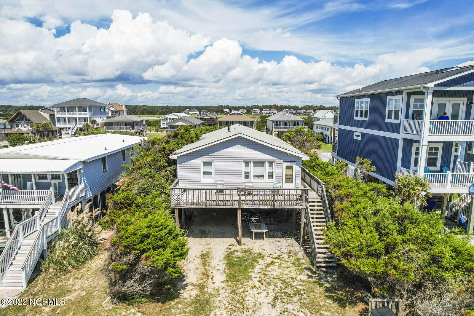 3016 W Beach Drive Property Photo 1