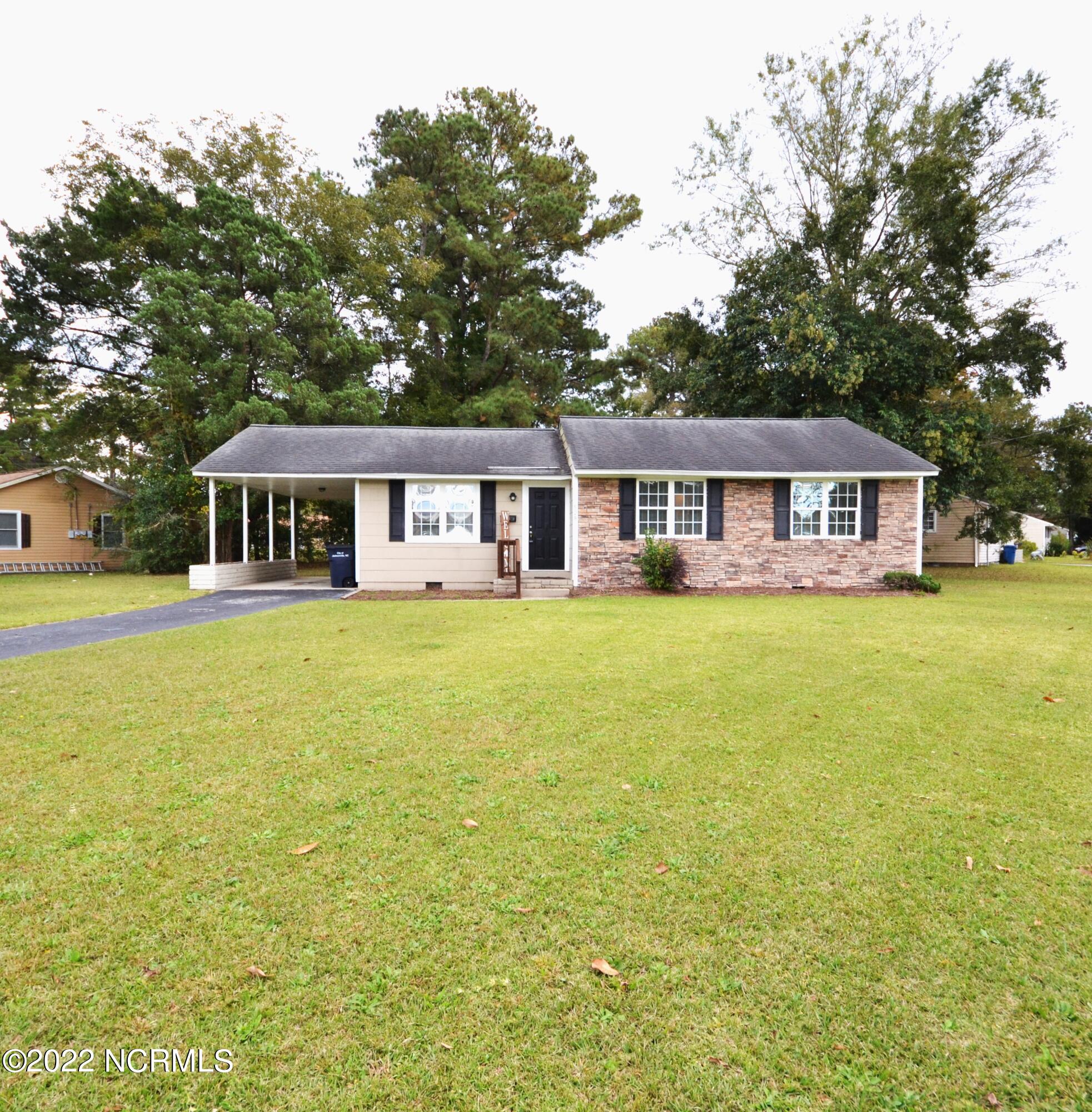 528 Henderson Drive Property Photo 1
