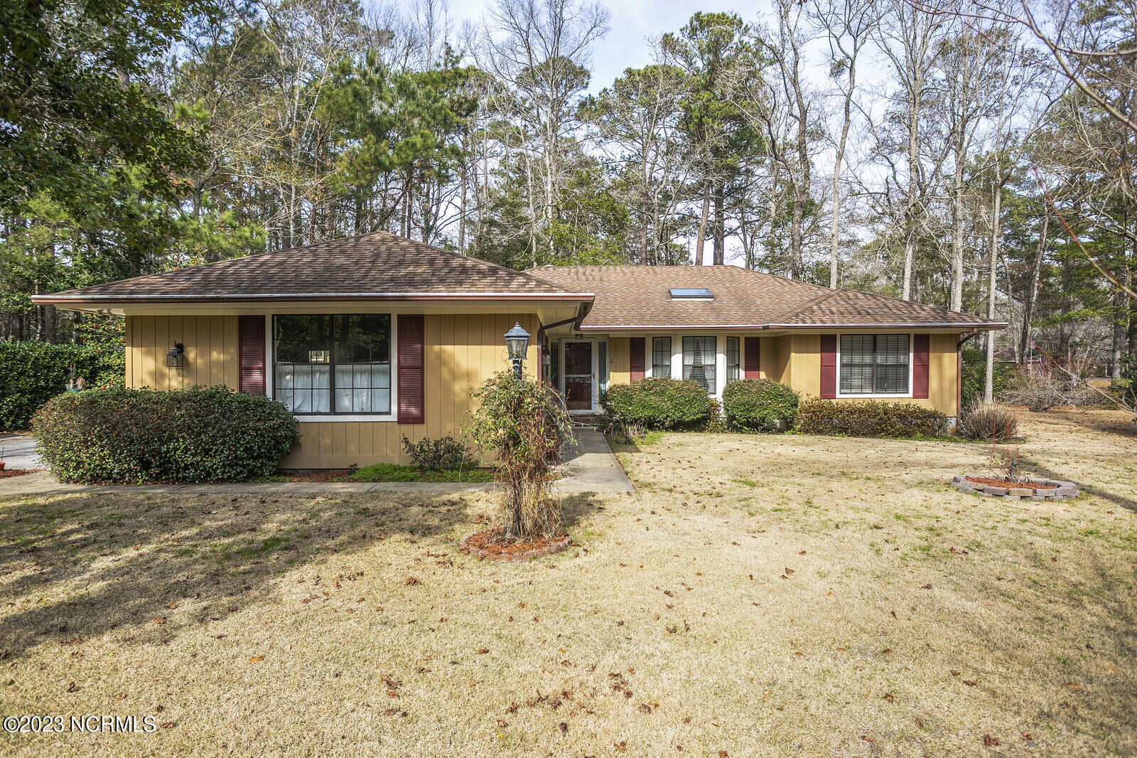 2 Pineridge Court Property Photo 1