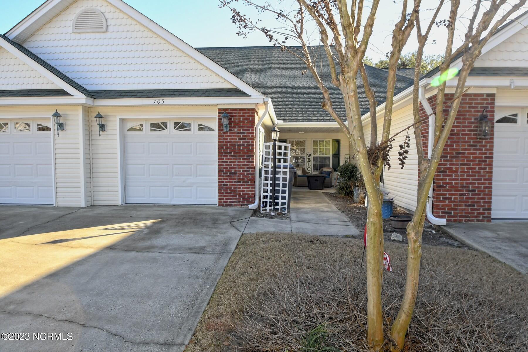 705 Sunset Oaks Lane Property Photo 1