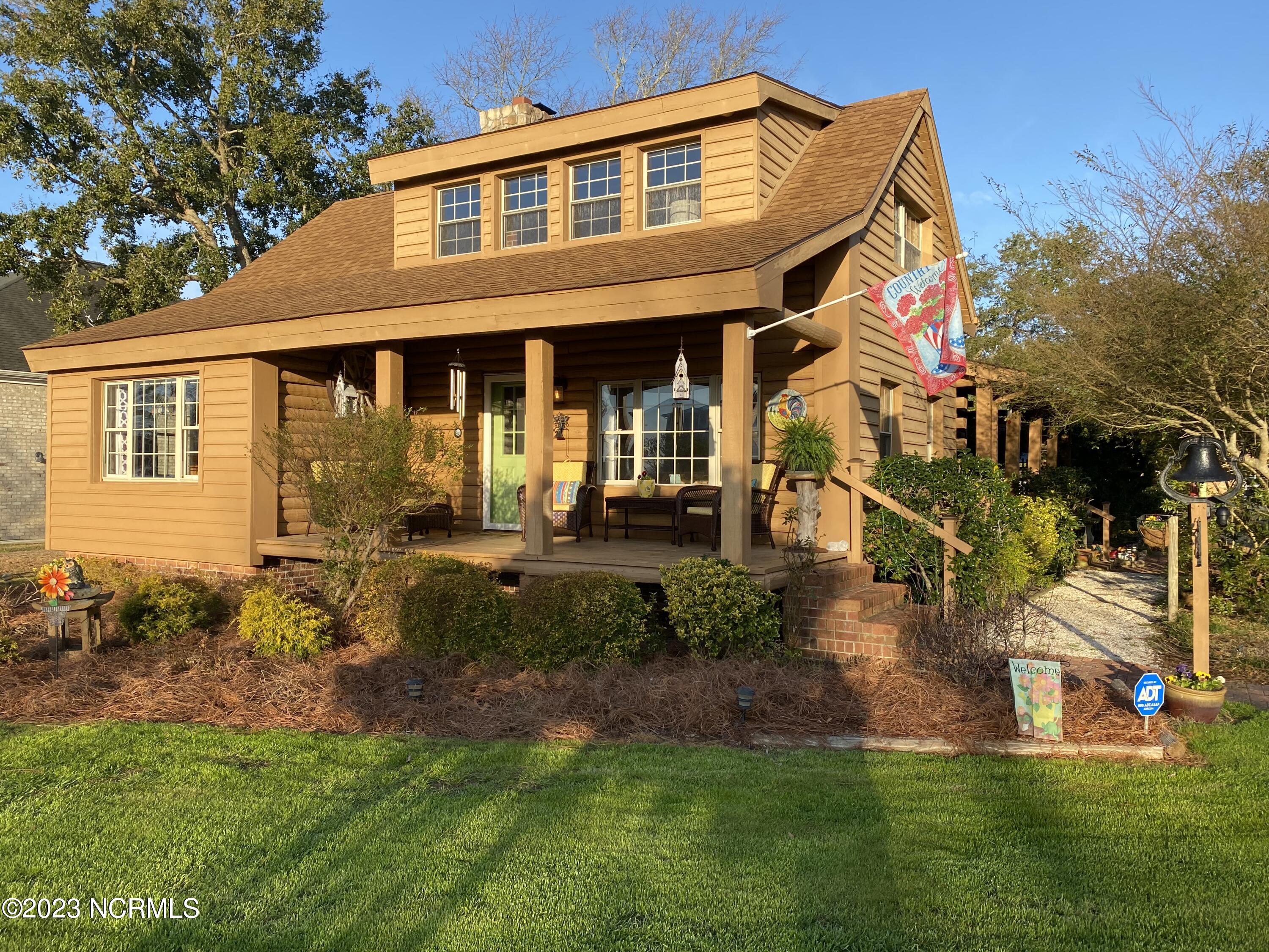 105 Inlet Court Property Photo 1
