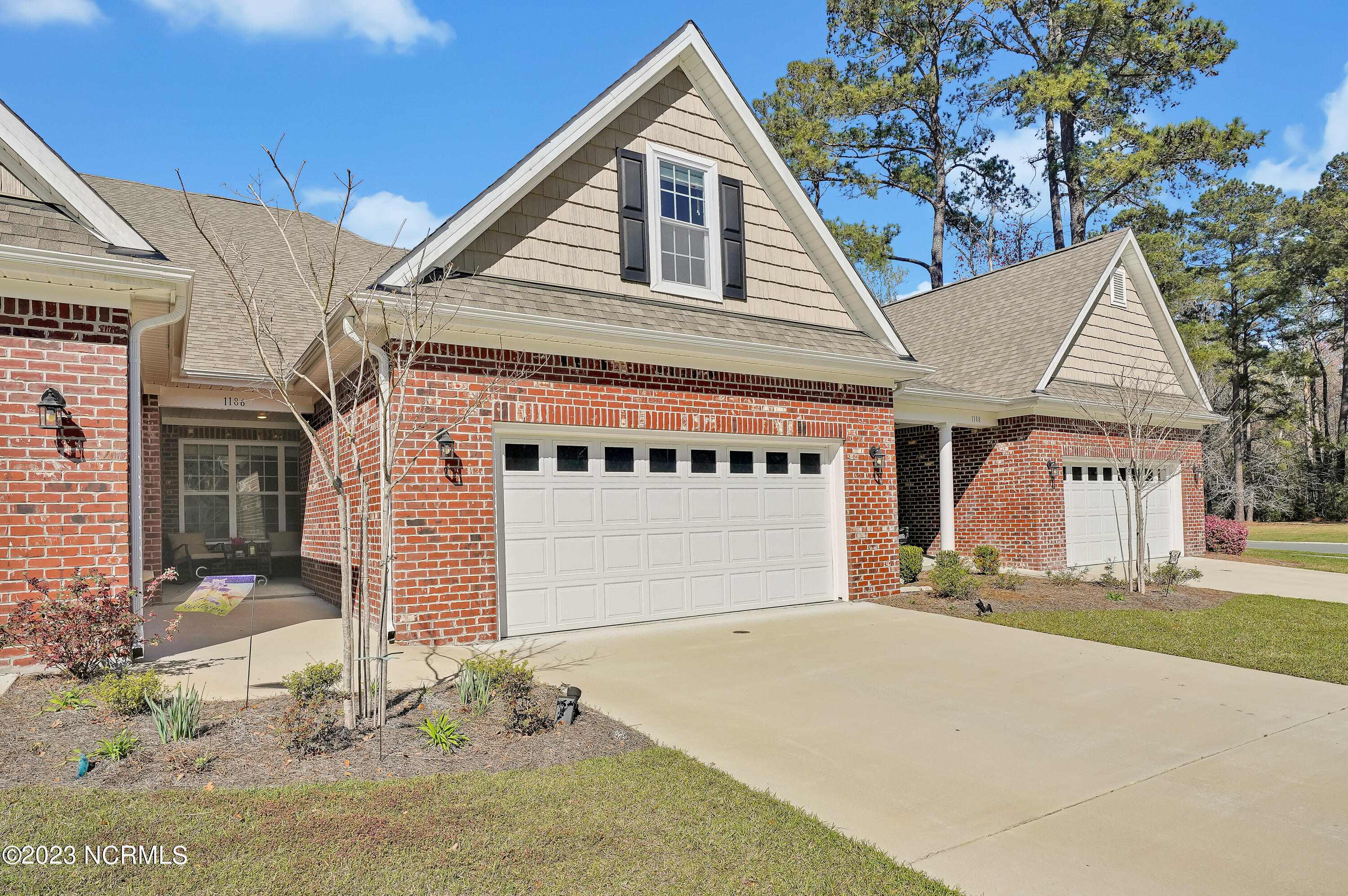 1186 Greensview Circle Property Photo 1