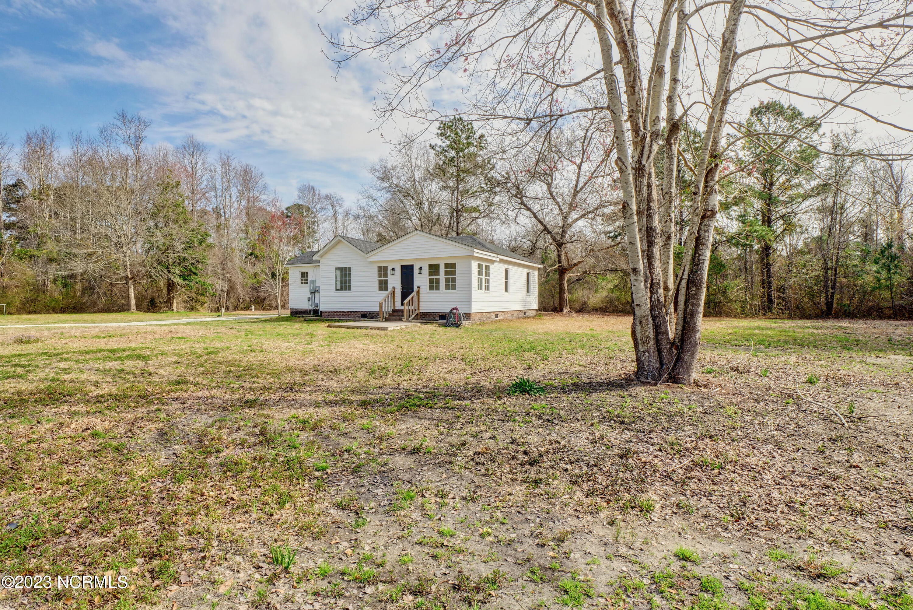 144 Maple Drive Property Photo 1