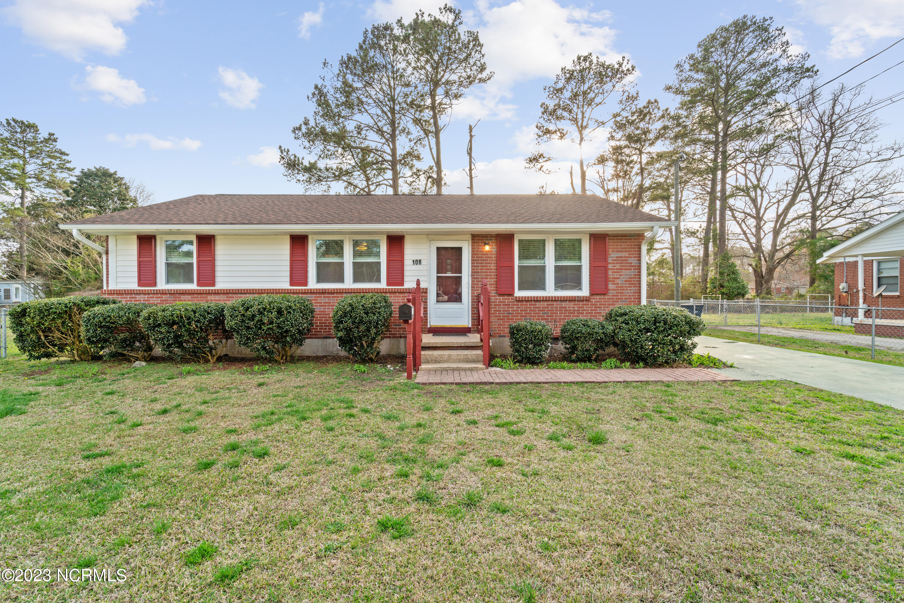108 Armstrong Drive Property Photo 1